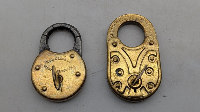 LOT 2 EAGLE BRASS LOCKS WITH KEYS 4-LEVERS