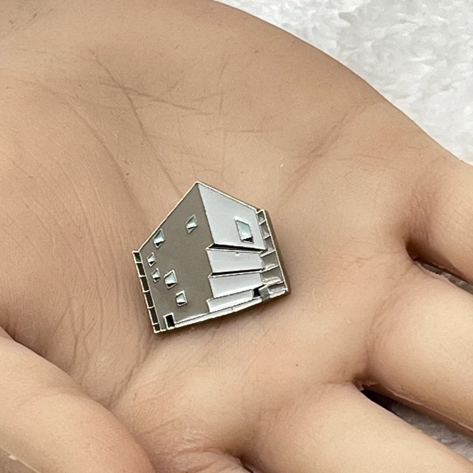 Pin de solapa modernista esmalte arquitectónico MMA Museo de Arte Metroplitano Foto 2 de 4