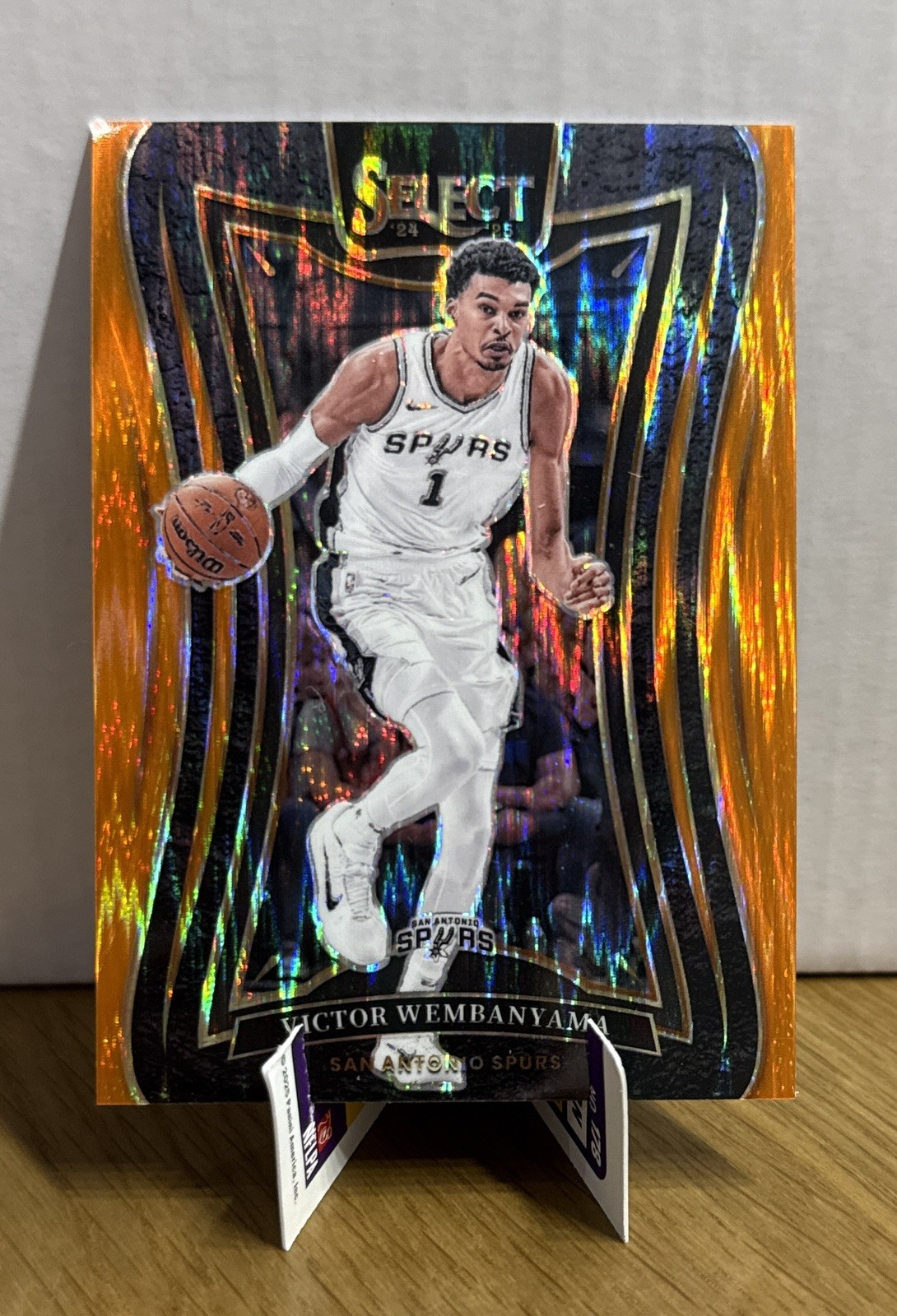 2024-25 Panini Select Victor Wembanyama Orange Flash Prizm Mezzanine Level #309