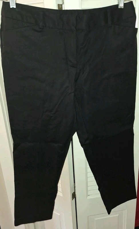 Liz Claiborne Emma Ankle Pants - Black - Size 12 Petite 