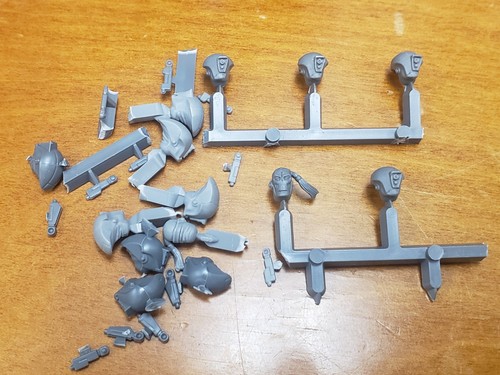 40k Tau Empire ARMORY Bits Fire Warrior Breacher Strike Helmet Bare Heads AR01 - Picture 1 of 5