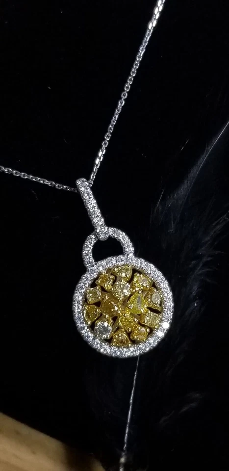 1,92 quilates Collar y colgante de diamantes amarillos de lujo natural GIA de oro blanco de 14K. Foto 3 de 4