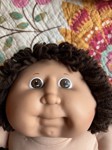 Lovely Cabbage Patch Kids Girl Doll HM16 Serious Face Brown Hair And Eyes - Picture 10 of 12