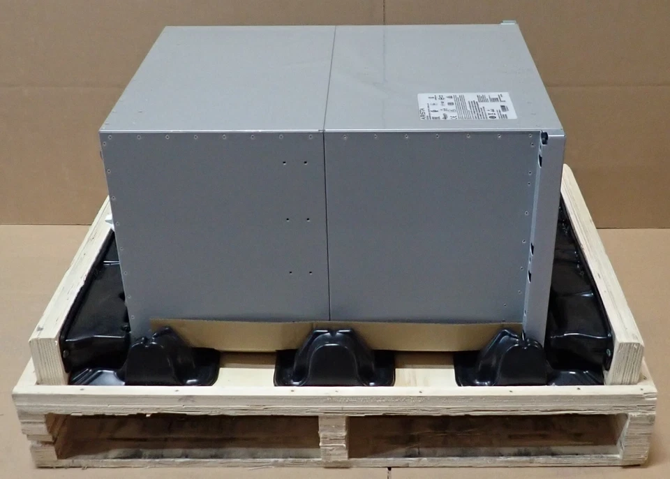 NEW Arista DCS-7304 4-Slot Switch Chassis 2x 7300X-64S-LC 1x EM-7300-SUP 2x PSU - Image 4 of 4