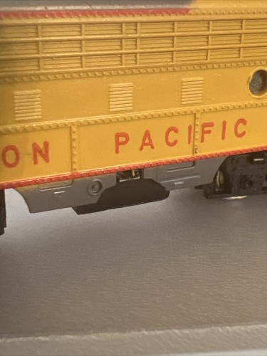 Vintage N Scale West German TRIX #510 Union Pacific F7 Diesel Locomotive - Runs! - Picture 12 of 14