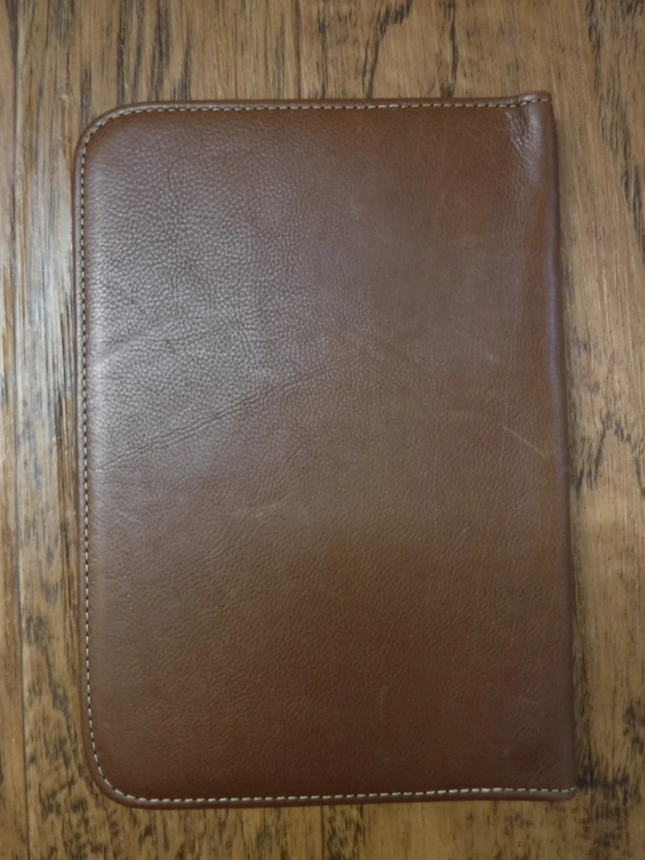 Funda de cuero marrón Cole Haan funda tipo folio para tableta Kindle ~Nueva~ Foto 2 de 4