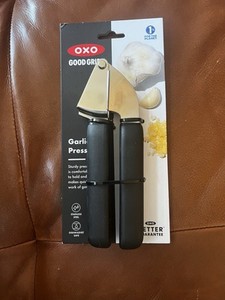 OXO Good Grips Garlic Press, Heavy Duty, Die Cast Zinc & Silicone, 7 in