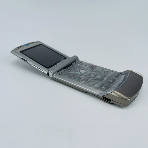Vintage Motorola RAZR V3m Rare Champagne Pewter Sprint Flip Phone Protector Tags - Photo 17 sur 18