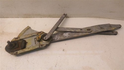 Passenger Right Front Manual Window Regulator for 1962 Oldsmobile Dynamic 88 4 - Picture 2 of 12