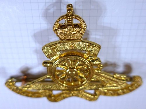 HONOURABLE ARTILLERY COMPANY CAP BADGE, KC, WITH RETAINING PIN - My Ref. No. 72 - Picture 4 of 9