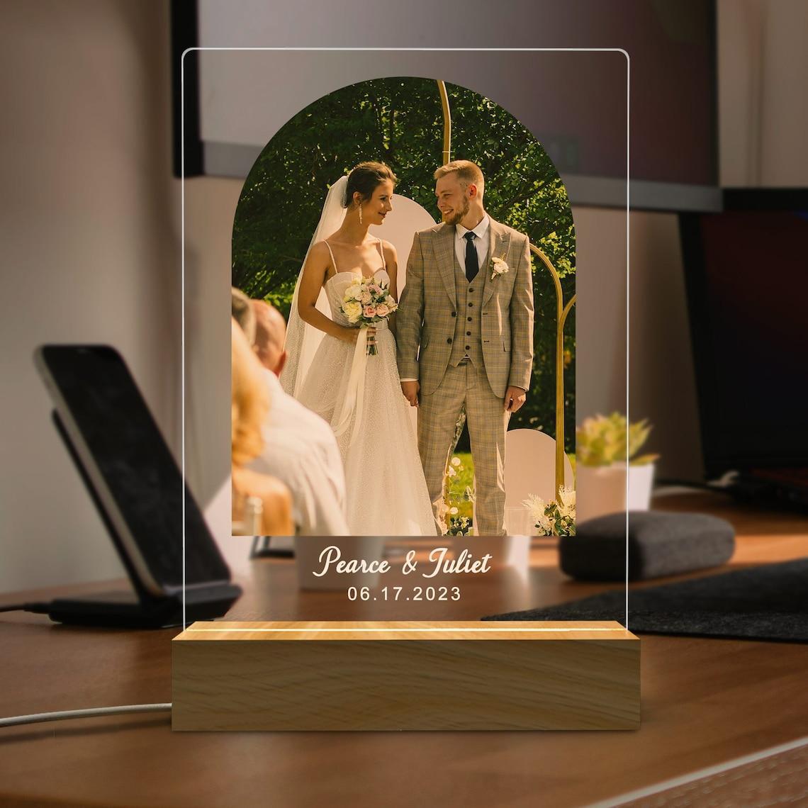 Custom 3D Night Light with Personalized Photo and Text - Perfect Valentine Gift