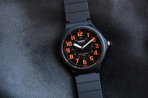 CASIO MW-240 Genuine NEW Black Casual Mens Watch Analogue Classic FREE SHIPPING - Picture 3 of 76