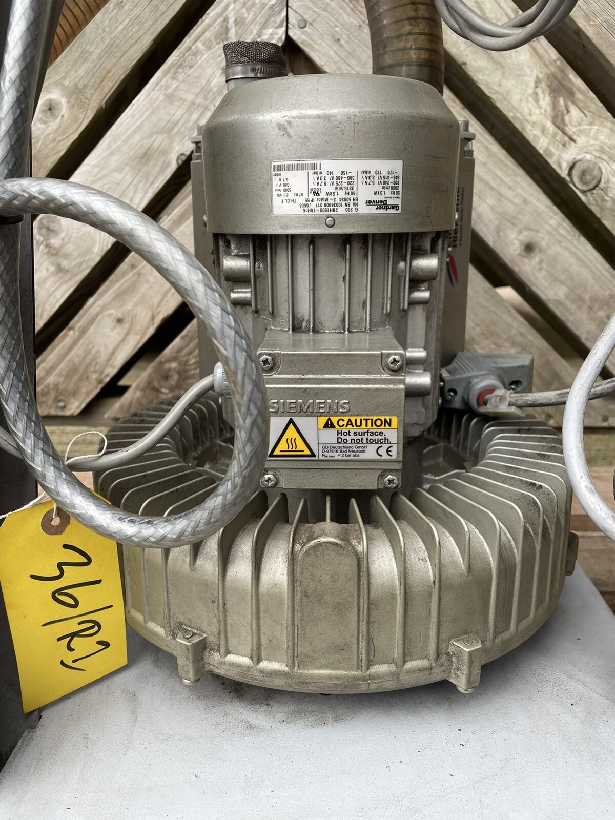 Gardner Denver Vacuum Pump 50 Hz 1.3 kW 2800/min 185225 V 6.9 A 320