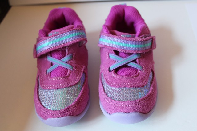 girly tennis shoes