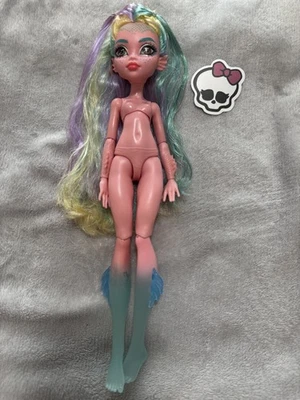 G3 Monster High Nude doll Core Lagoona Blue - Image 1 of 3