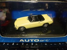 Autoart MGBRoadster Mk II Pale Primrose Yellow 324075