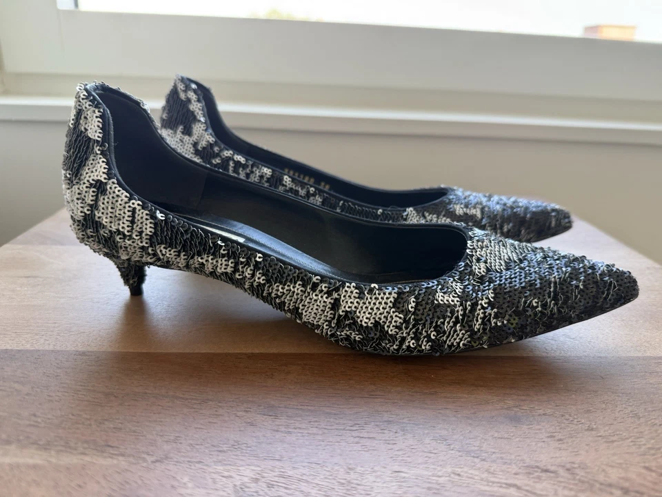 Zapatos de salón Balenciaga Paris para mujer con lentejuelas en punta - negros/plateados - talla 38 Foto 3 de 4