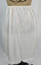 short off white petite petticoat half slip lace hem elastic waist small
