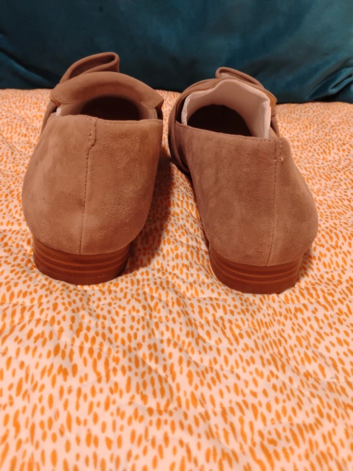 Sole Society Women's Flat Loafers Tan Suede With Suede Embellishment Size 11/43 - Image 3 of 4