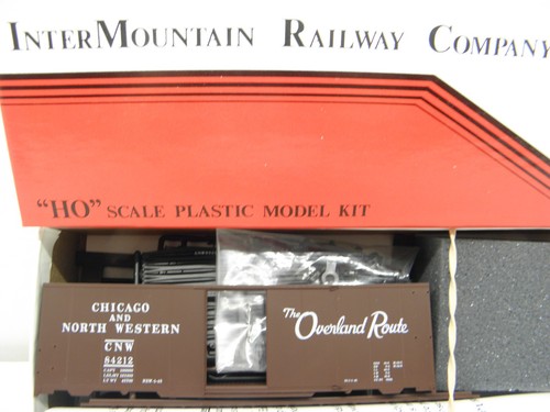 INTERMOUNTAIN -10' 6" ALTO AAR BOXCAR -CHICAGO & NOROESTE #84212 -ESCALA HO-KIT | Zustand: New