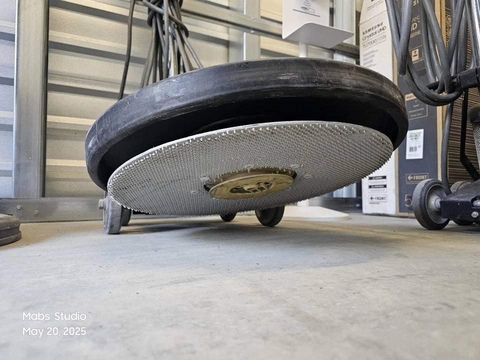 Máquina de piso Surtec Systems Foto 3 de 3