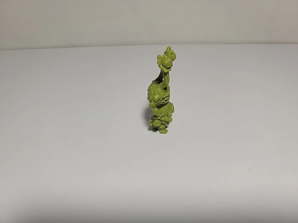 Figura de colección Teenage Mutant Ninja Turtle Playmate TMNT Joe Eyeball Muckman verde Foto 4 de 4