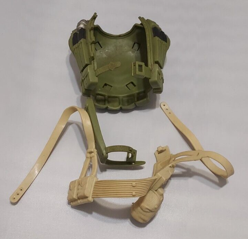 Hasbro GI Joe Action Figures 37 Pcs includes accessories and 2 figures Vintage - Picture 7 of 10