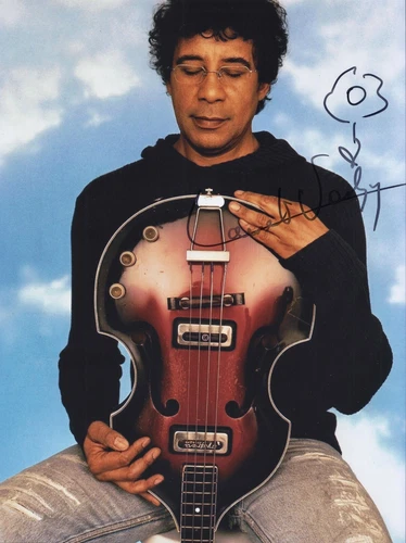 LAURENT VOULZY SUPERBE PHOTO RARE SIGNEE EN PERSONNE avec preuve !!!!