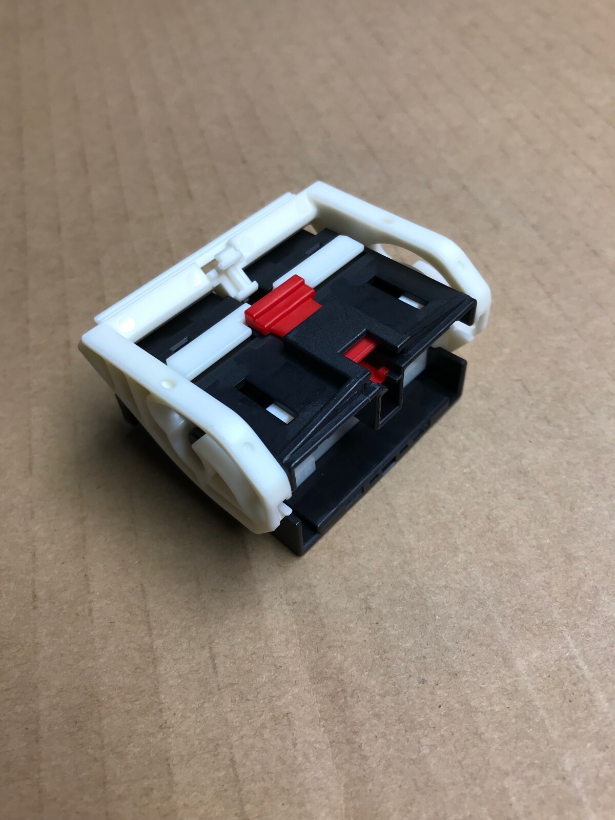 NEW Lot of 2 Pcs Yazaki 7288-3183-30 Connector (30-Way Male) - FREE SHIPPING