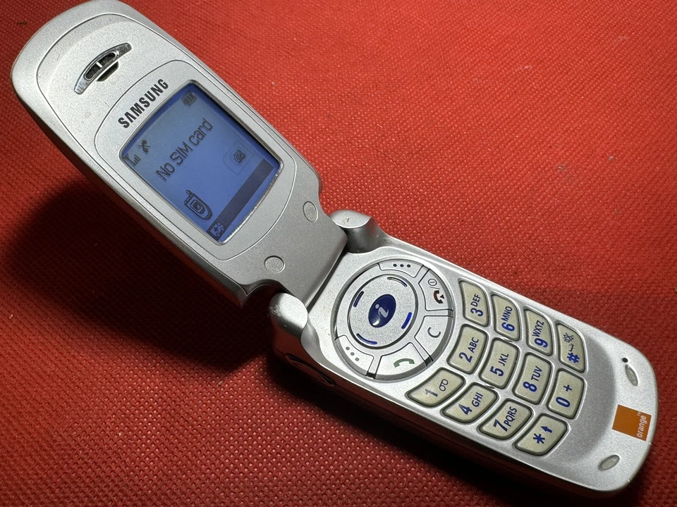 Samsung SGH-A800 Silver ( Unlocked ) Mobile Phone Samsung A800, photo 1 of 5