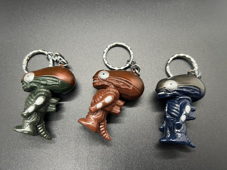 Vintage 1992 FOX Alien 3 Sofubi Keychain Promo Toy Figure Japan Set