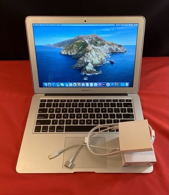 Apple MacBook Air 13'' MJVE2LL/A 1.6GHz i5 8GB RAM 256GB SSD WiFi SIL, VG W/Chgr