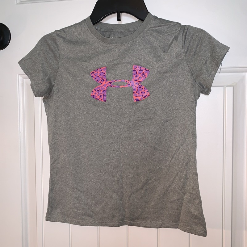 Girls Under Armour Size Medium S/S Gray Athletic Shirt with Pink/purple Logo Euc