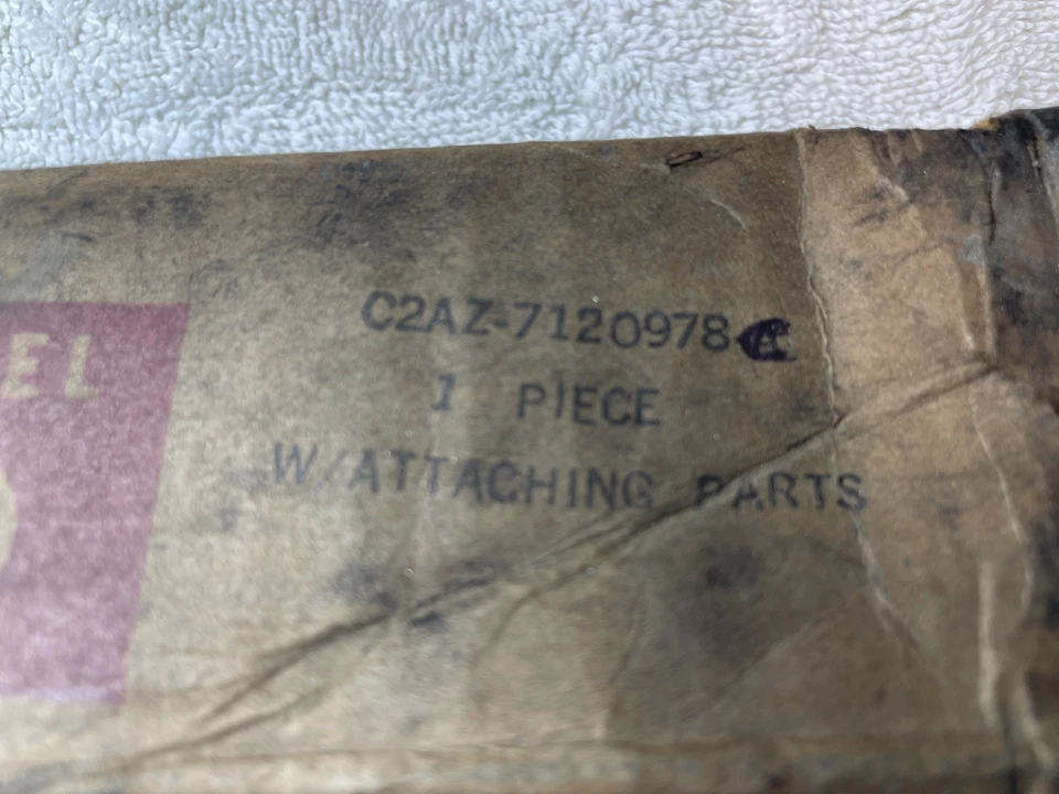 1962 年福特 Country Squire Wagon NOS 铬前门徽章 — 第 2/4 张图片