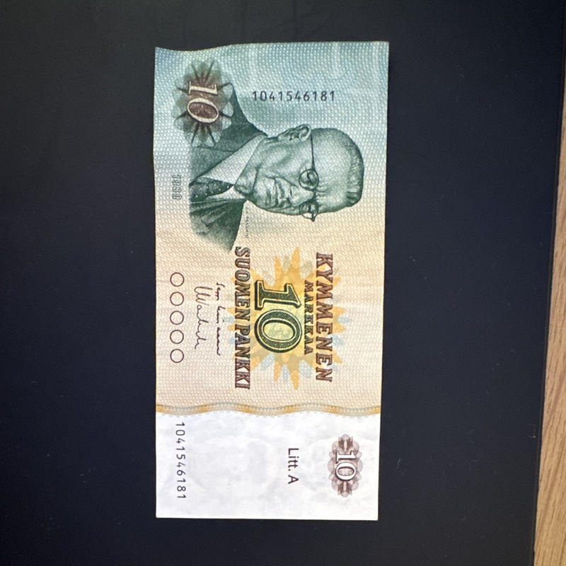 Finland 1980 10 Markkaa Banknote "KYMMENTÄ MARKKAA" Serial 1041546181