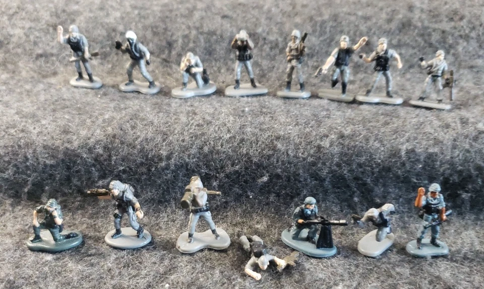 Micro Machines Soldier Lot of 15 Army Military.......................... (SB8) - Image 4 of 4