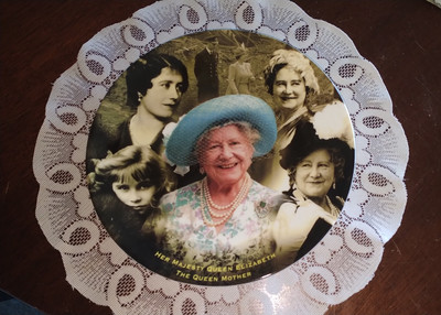 Coalport Danbury Mint IN LOVING MEMORY - THE QUEEN MOTHER