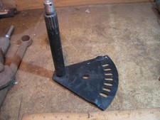 John Deere AN280725 Grain Drill Opener Disc Spindle 750 1850