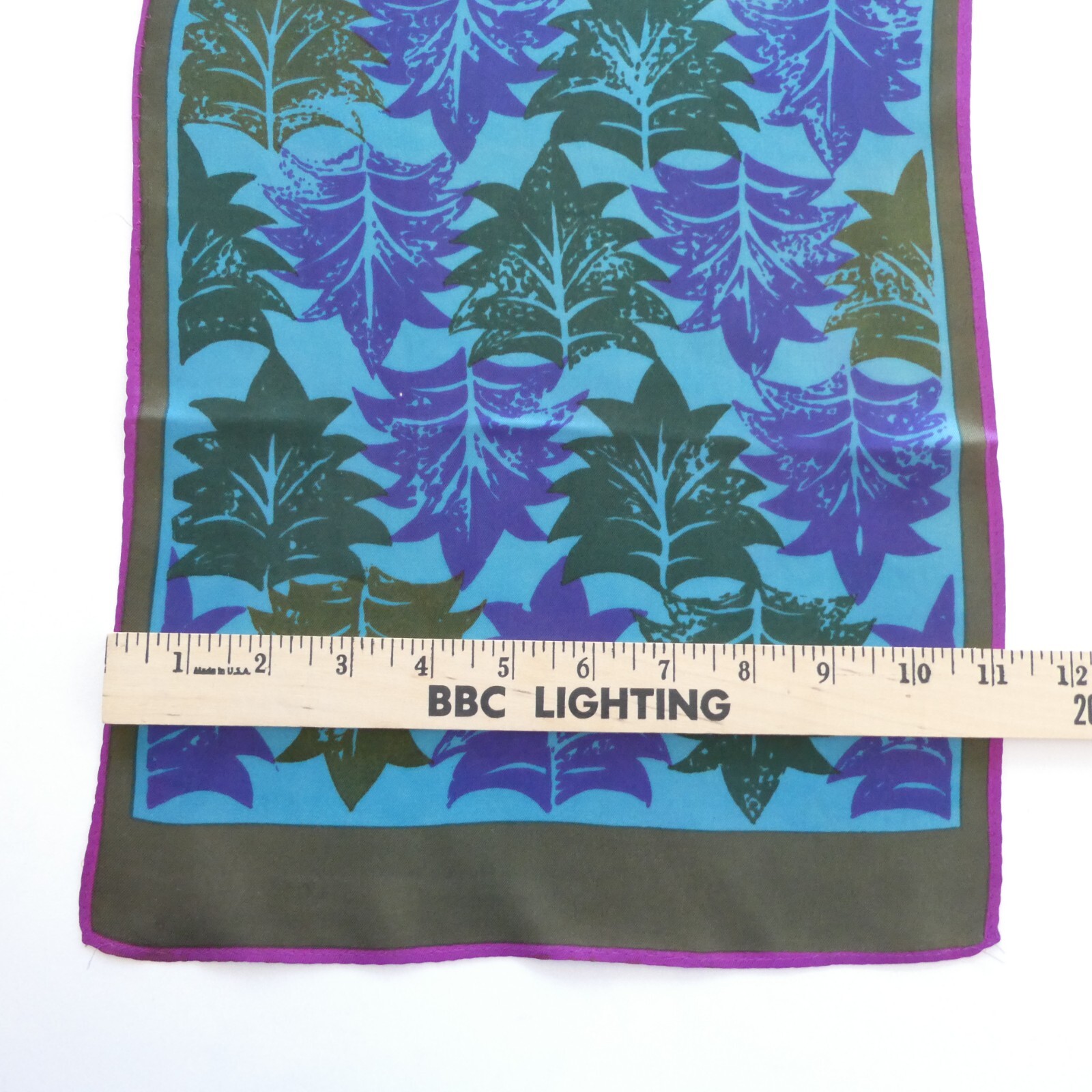 Vera Neumann Leaf Print Rectangular Scarf 11x40 i… - image 4