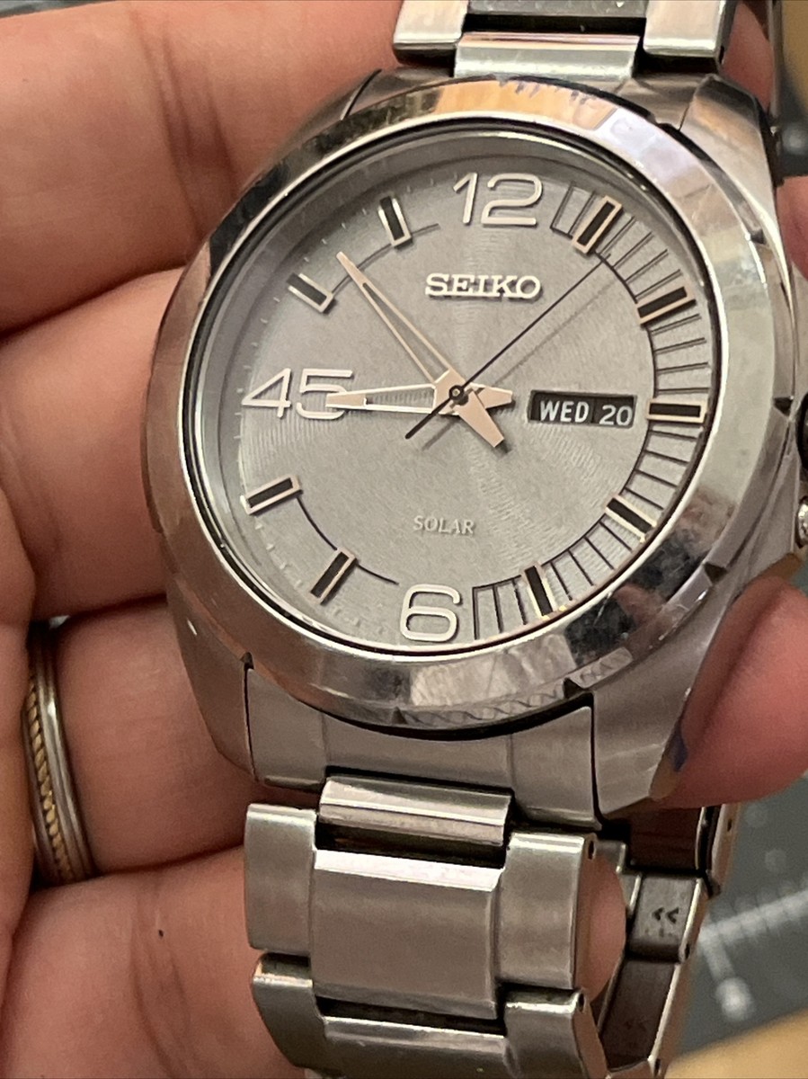 Seiko Solar Silver Men's Watch Model V158-0AK0 Stainless Seiko Solar Silver Men's Watch Model V158-0AK0 Stainless