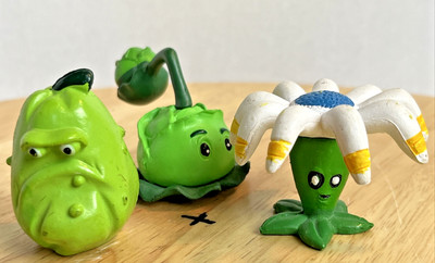 Plants Vs Zombies Squash-Cabbage Pult-Bloomerang Plant - Action Figure Loose Lot