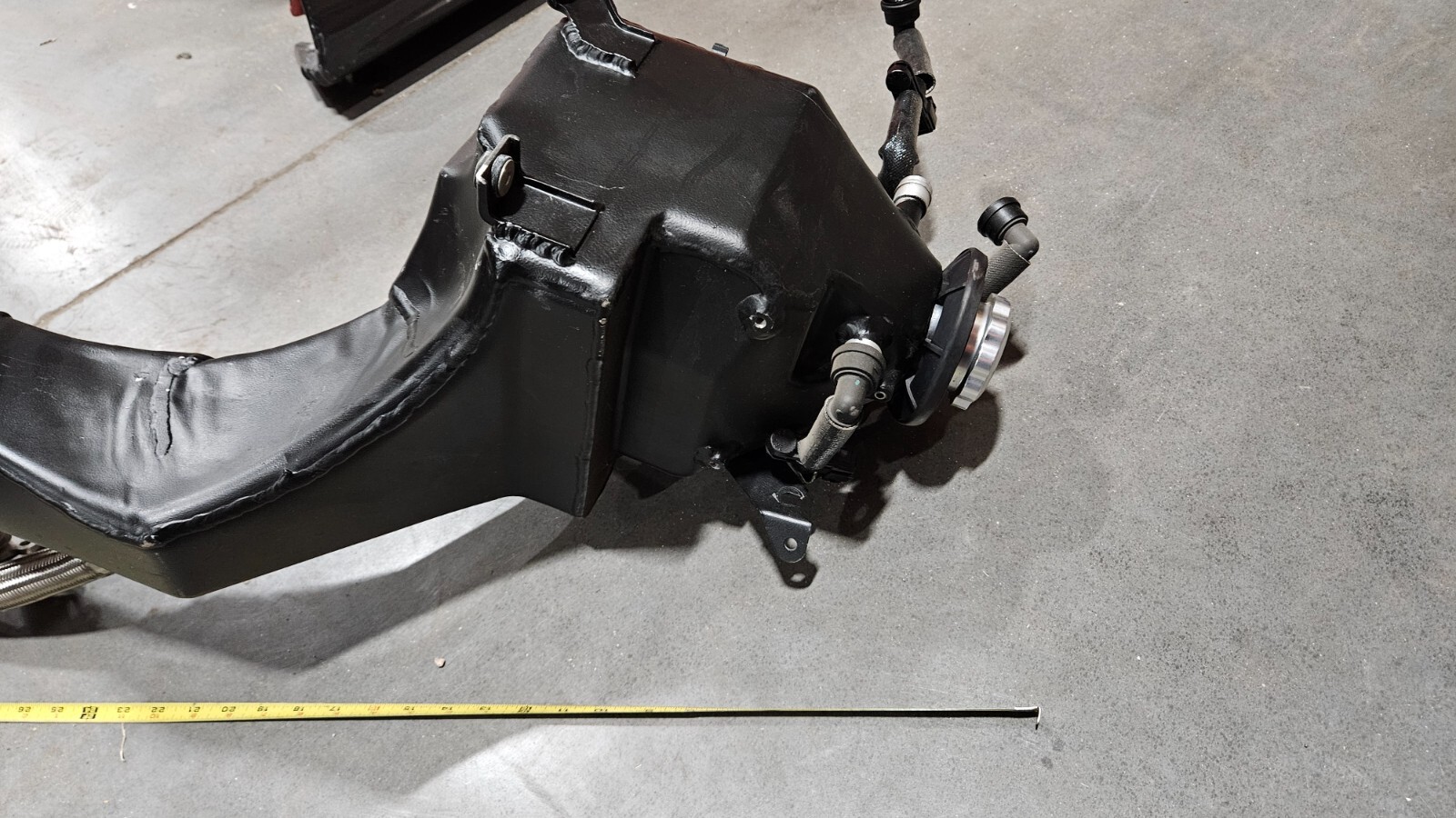 2016 15 17 18 19 20 Ferrari 488 Spider Engine Oil Tank Reservoir  Hoses #9207 Q2