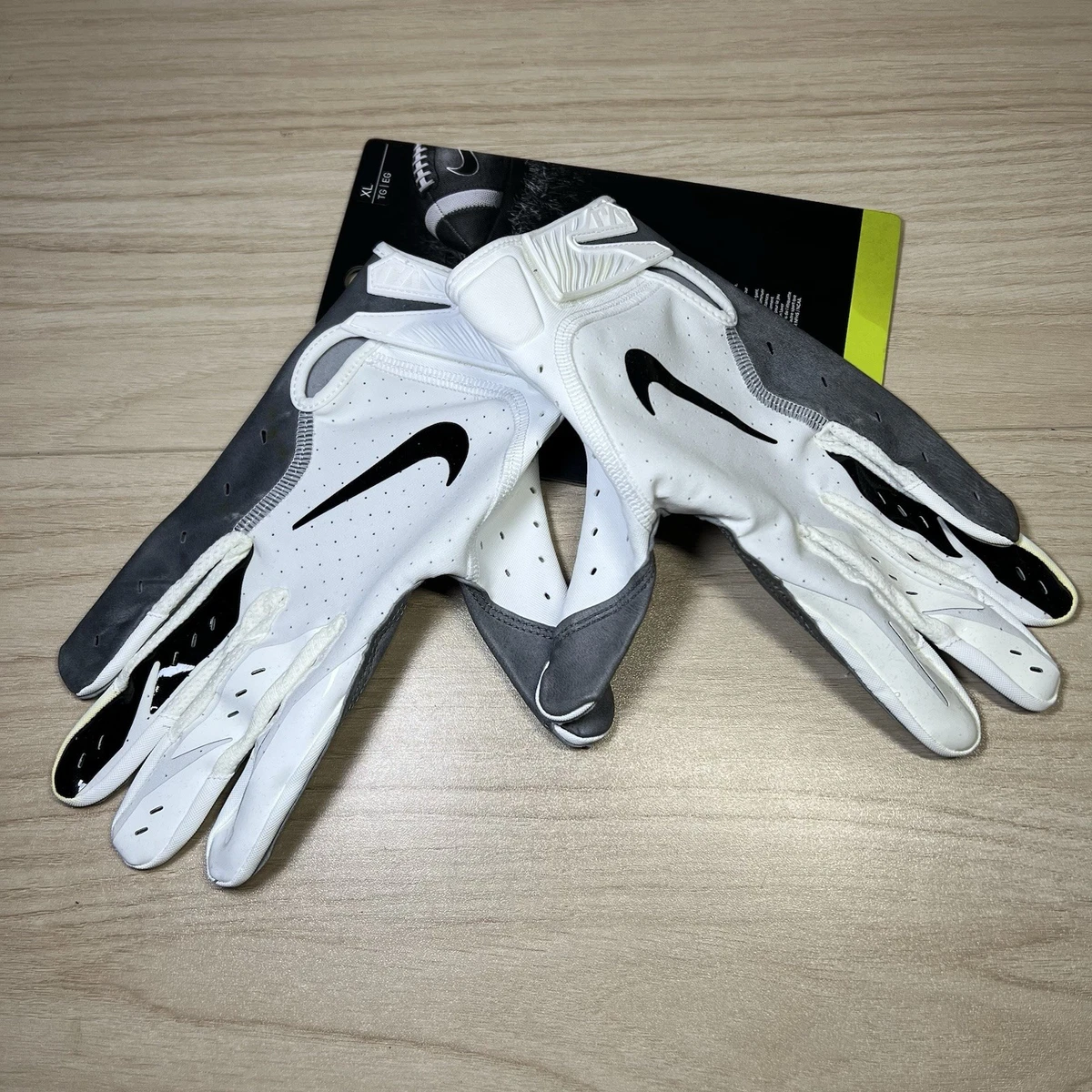 Nike Vapor Jet グローブ ホワイト/ブラック　M Amazon.co.jp: Nike Vapor Jet 7.0 Football Gloves White | White