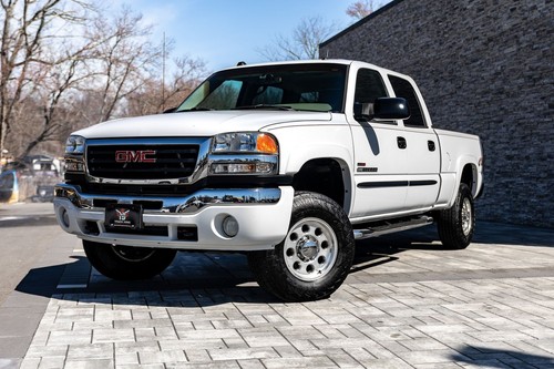2005 GMC Sierra 2500HD Crew Cab 153" WB 4WD SLE