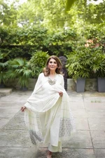 Gosriki Women'S Rayon Blend Printed Straight Kurta With Pant & Dupatta (Mirai...