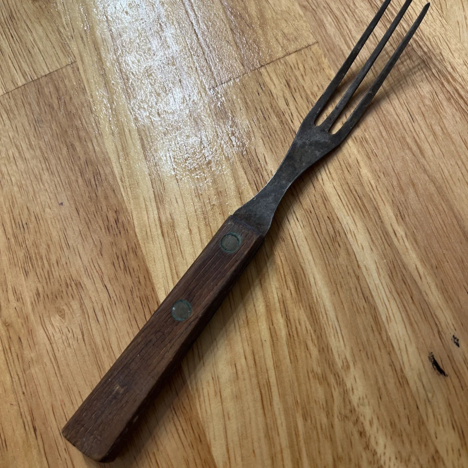 2 Tenedores de Nogal Antiguo De Colección Era Guerra Civil 3 Dientes Mango de Madera Antiguo Foto 3 de 4