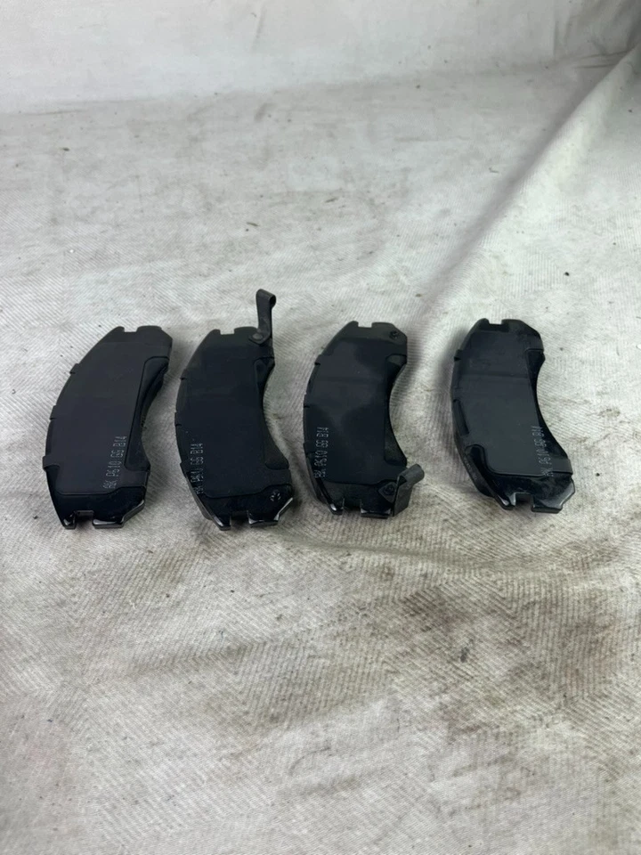 Juego de pastillas de freno de disco delanteras AWD Akebono ASP530 se adapta; Mitsubishi Outlander 2005-2006 Foto 4 de 4