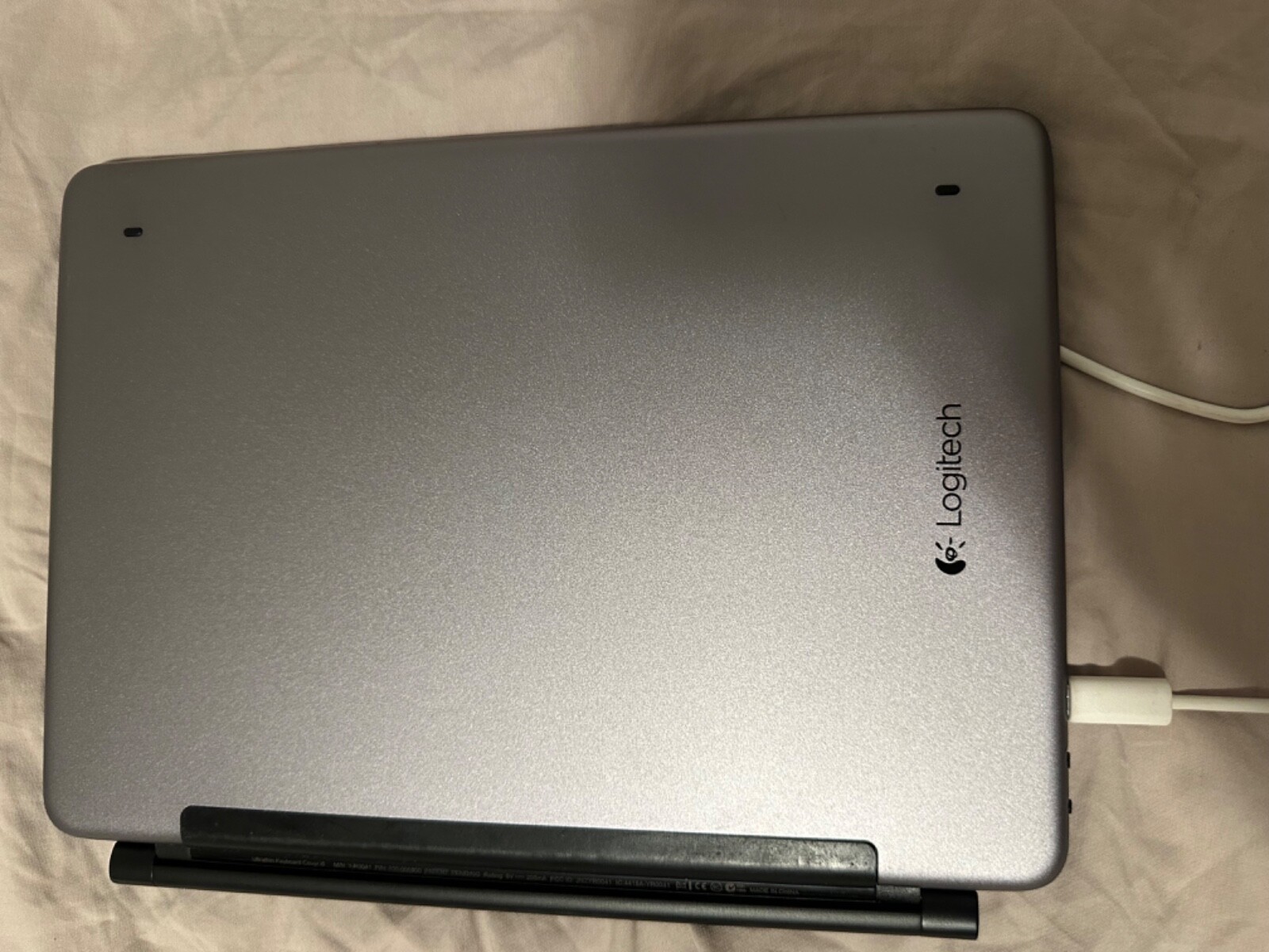 Logitech Wireless Bluetooth Ultrathin Keyboard Cover i5 for iPad Air eBay