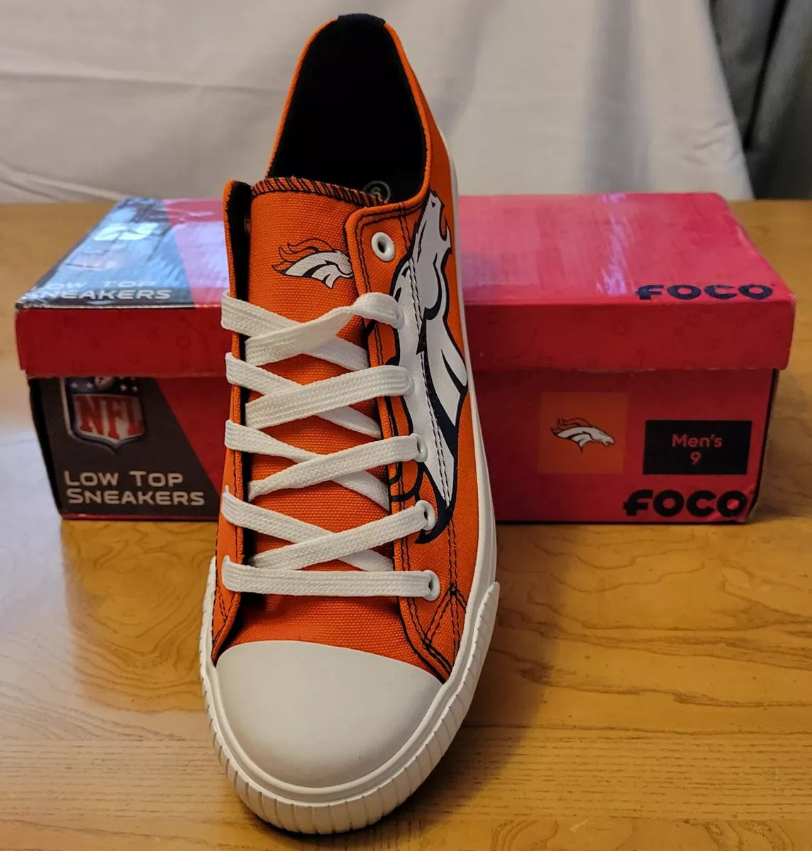 Denver Broncos NFL Men s Low Top Logo Canvas Shoes Size 9 FOCO NEW