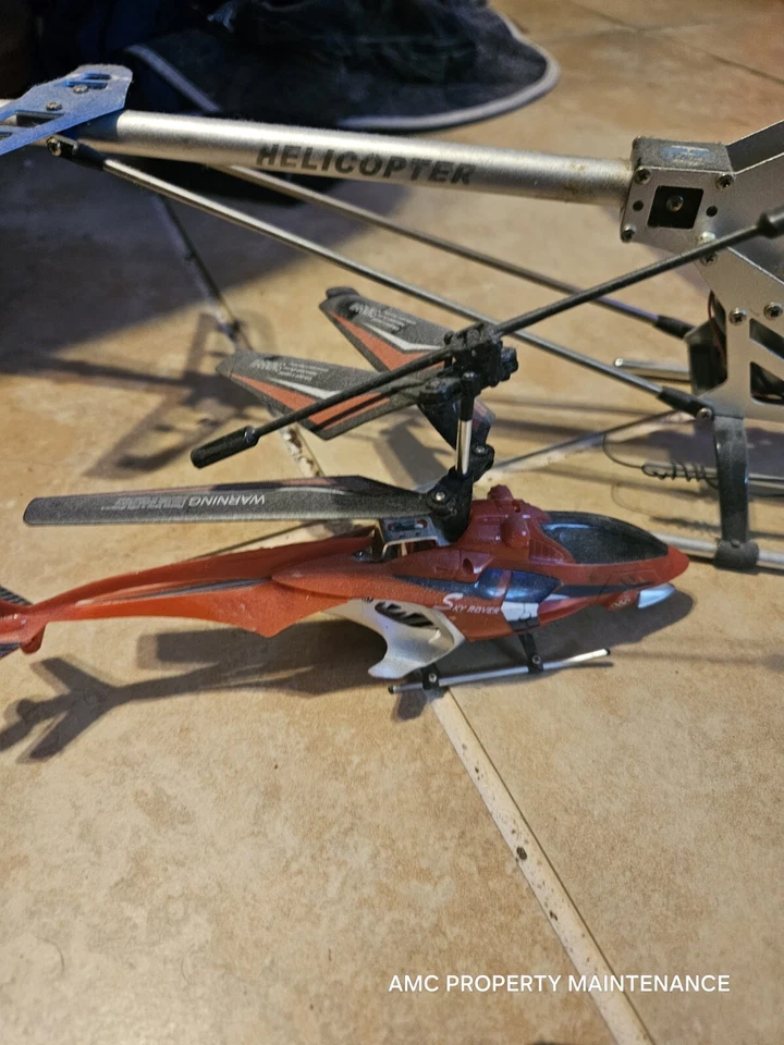 22 Inches Dual Blade Helicopter With Remote. With (Mini Helicopter -no Remote) - Image 2 of 4